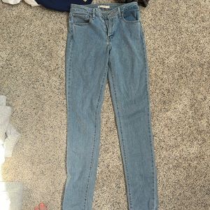 Levi High Rise Skinny jeans size 27
